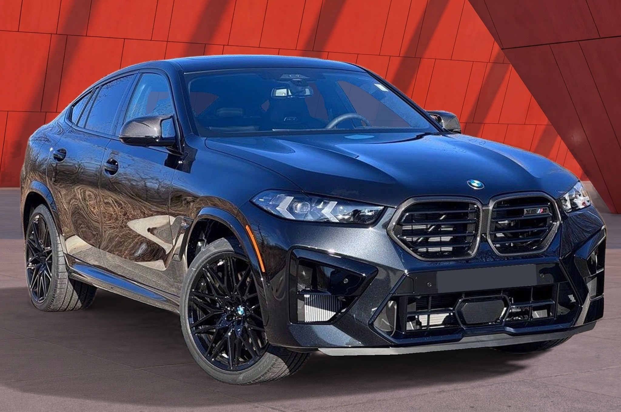 نفس سيارة Mercedes SL على خلفية استوديو رمادية فاتحة متصلة مع انعكاس أرضي وظل ناعم